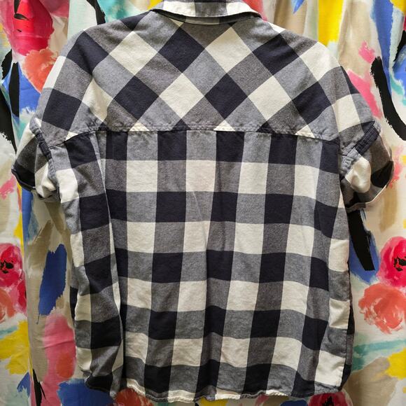 Eddie Bauer black and white buffalo check easy fit collared shirt woman's large - Picture 7 of 8